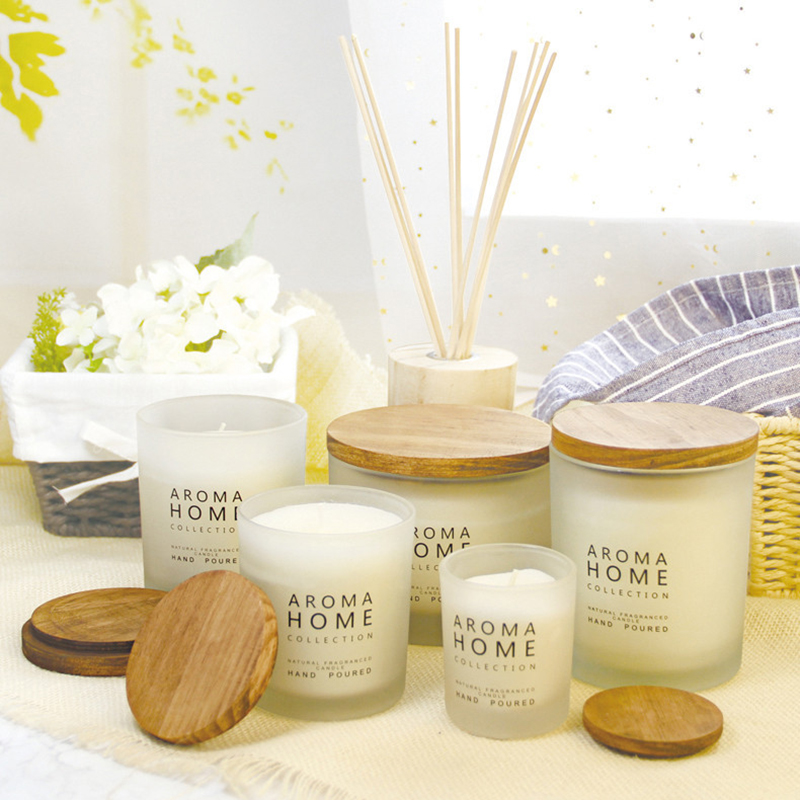 Free sample provide wholesale customized personal label soy wax candle with different sizes 